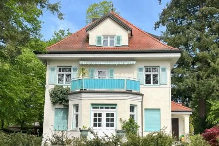 Energieberater München – Sanierung eines Altbau-Einfamilienhauses Altbau-Einfamilienhaus in München mit gepflegtem Erscheinungsbild – perfekte Sanierung durch Energieberater München.