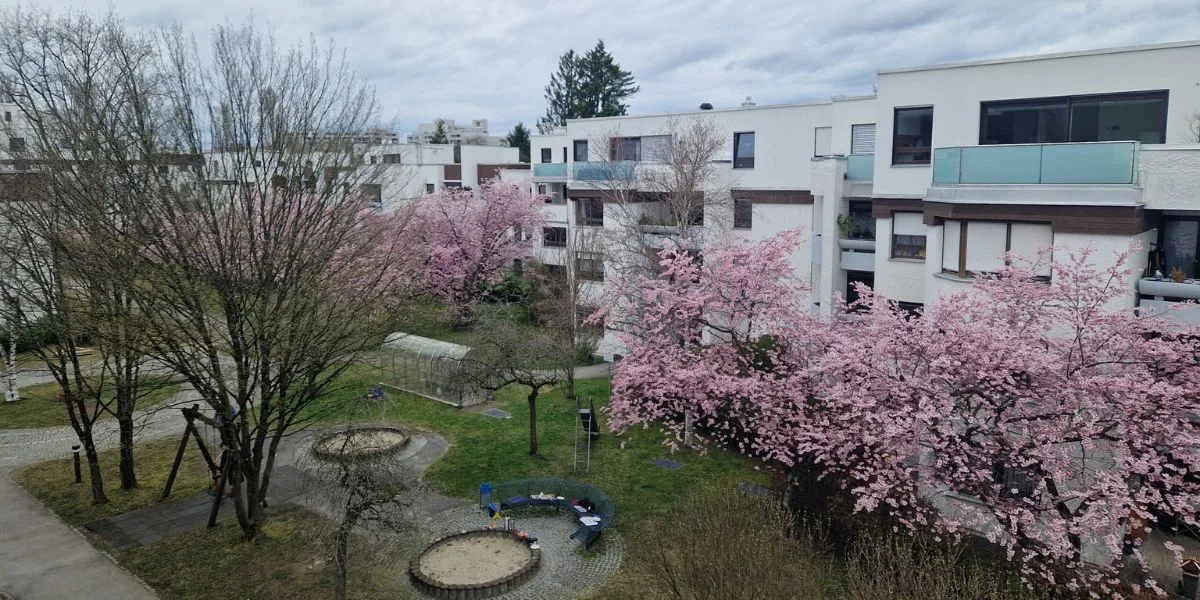 Individueller Sanierungsfahrplan für ein Mehrfamilienhaus in München Als erfahrener Energieberater habe ich für diese Immobilie einen maßgeschneiderten Sanierungsfahrplan entwickelt. Mit meinem Fachwissen und meiner Kompetenz habe ich dazu beigetragen, die Energieeffizienz dieses Gebäudes zu optimieren. Erfahren Sie mehr über meine Referenzen und Kundenbewertungen, um zu sehen, wie ich Ihnen helfen kann, Ihre Immobilie fit für die Zukunft zu machen