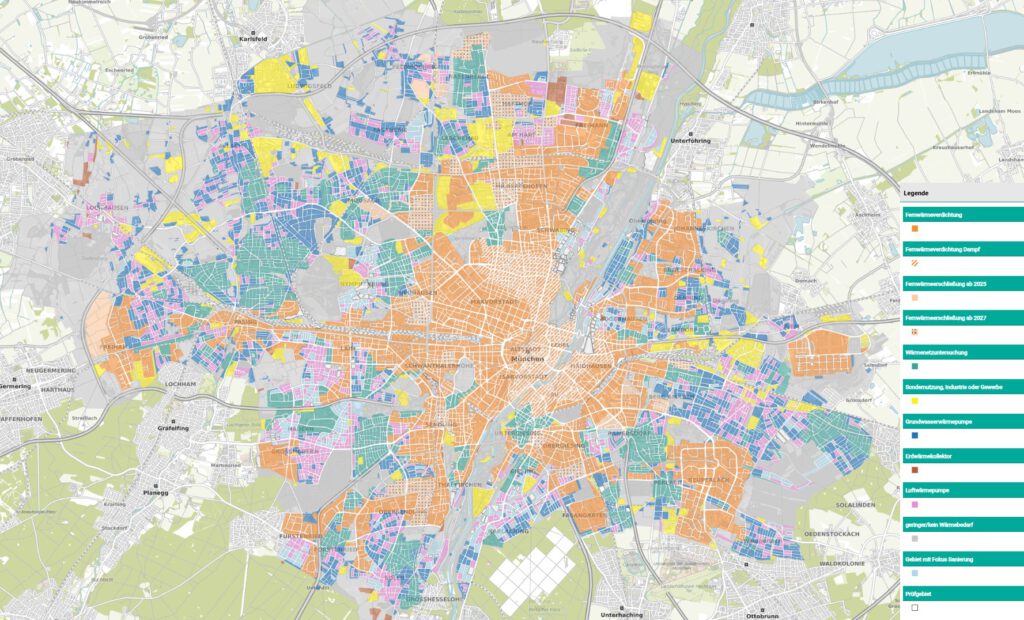 Karte des kommunalen Wärmeplans von München, die die Wärmeversorgung und potenzielle Wärmequellen in verschiedenen Stadtbereichen zeigt.